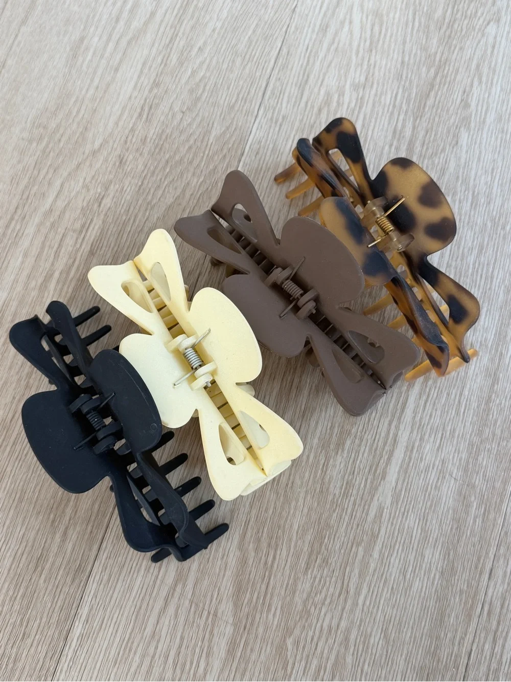 Set of 4 Plastic Hair Jumbo Claw Clips Matte Finish Black Cream Brown Tortoise